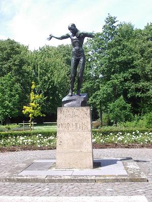Bestand:Oorlogsmonument 2.jpg