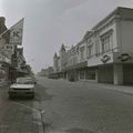 Gevel Modehuis Van Dijk 1985 (foto J. de Bont, collectie SALHA/GAW, fotonr. 83544).